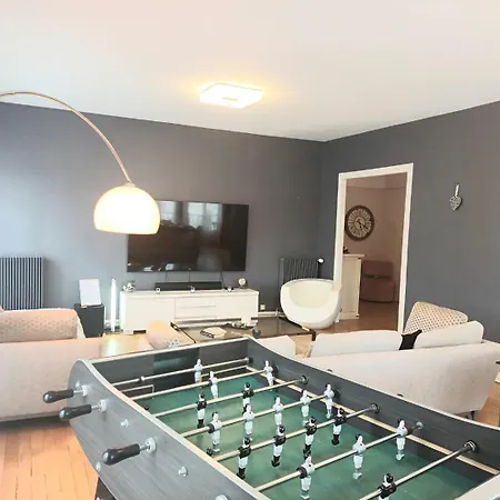 Lägenhet Le - Vue Place Jeanne Hachette *