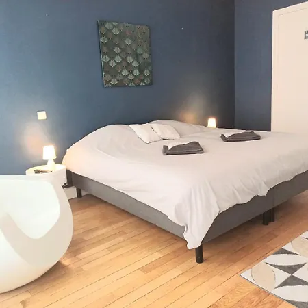 Le - Vue Place Jeanne Hachette Lägenhet